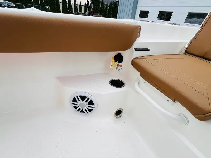 Slide: The Image of Skeeter SX 2550 Family 2024 - 6