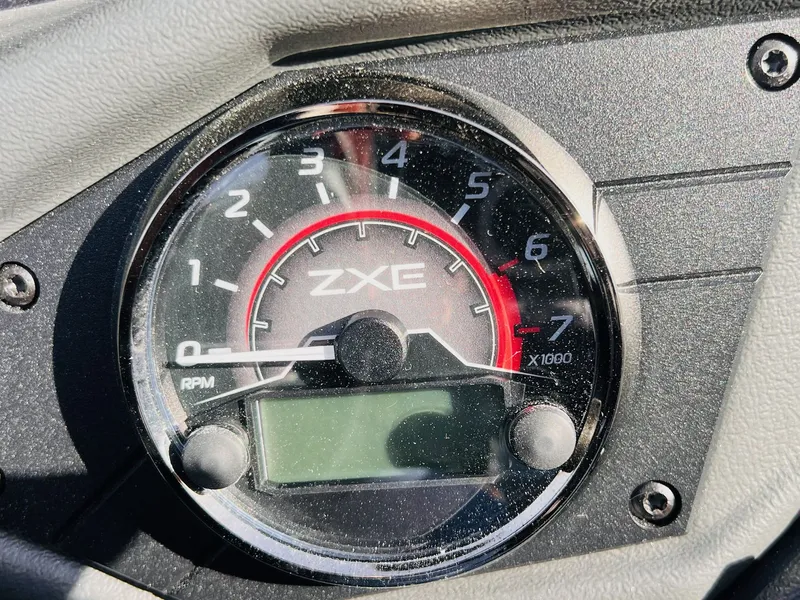 Slide: The Image of Skeeter ZXE20 2026 - 13