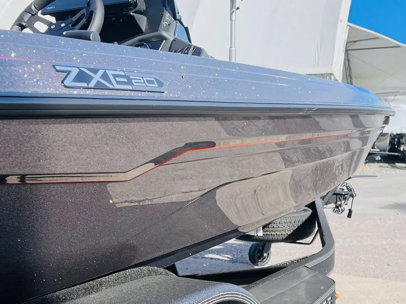 Slide: The Image of Skeeter ZXE20 2026 - 19