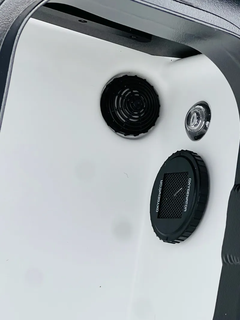 Slide: The Image of Skeeter ZXE20 2026 - 28