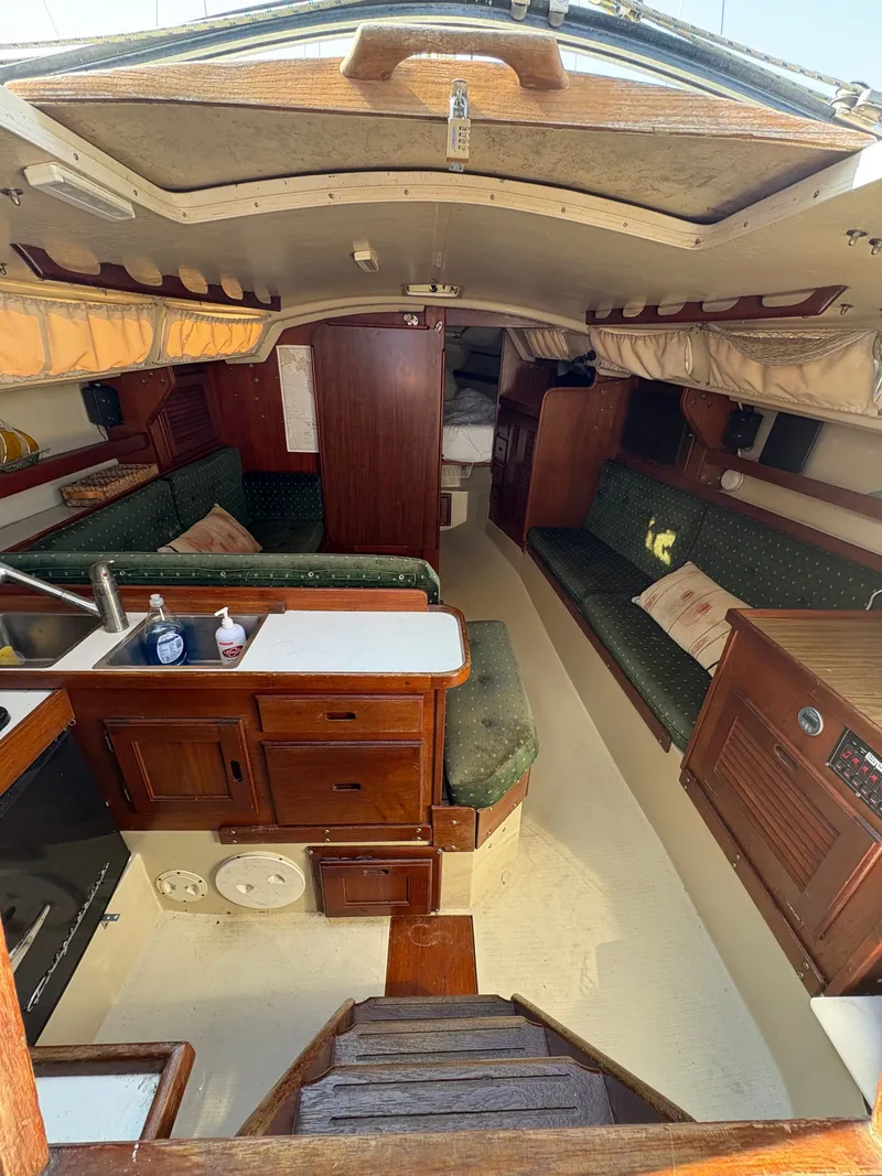 Slide: The Image of Catalina 30 1987 - 1