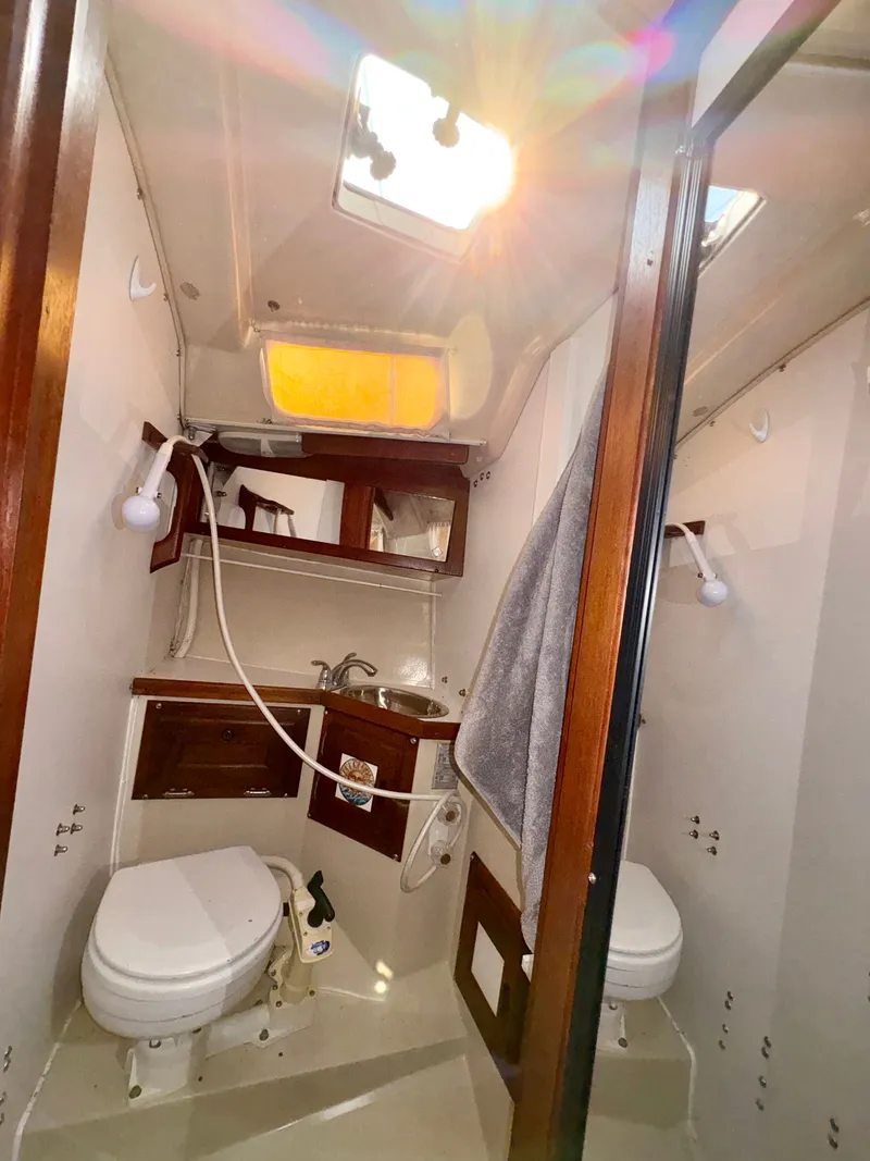 Slide: The Image of Catalina 30 1987 - 13