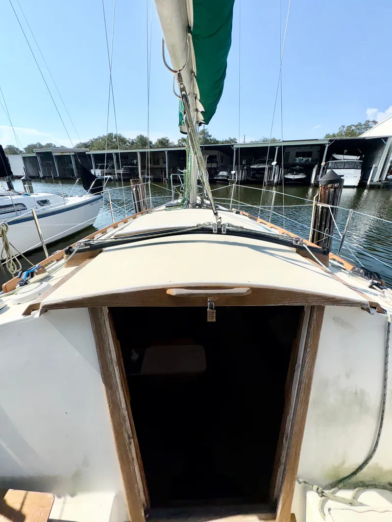 Slide: The Image of Catalina 30 1987 - 15