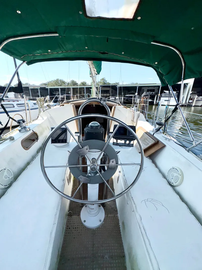 Slide: The Image of Catalina 30 1987 - 17