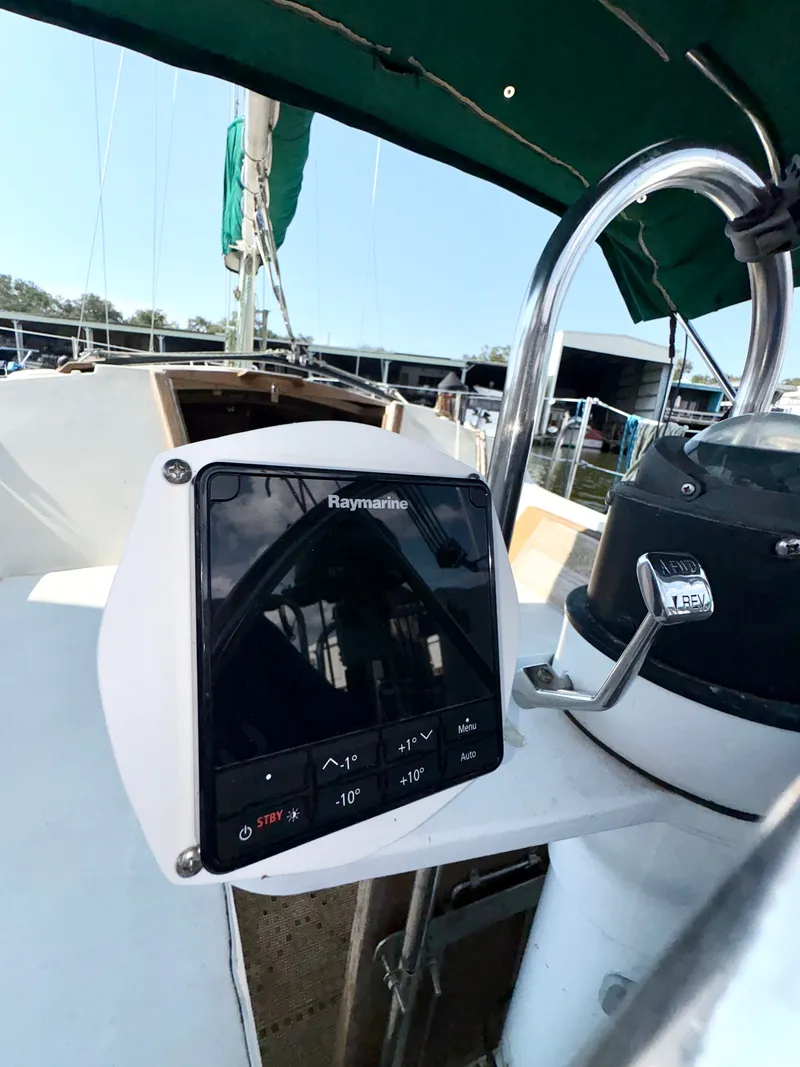 Slide: The Image of Catalina 30 1987 - 19