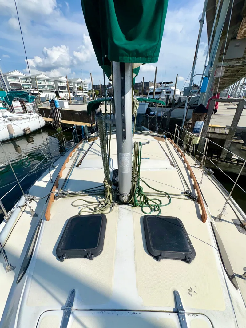 Slide: The Image of Catalina 30 1987 - 27