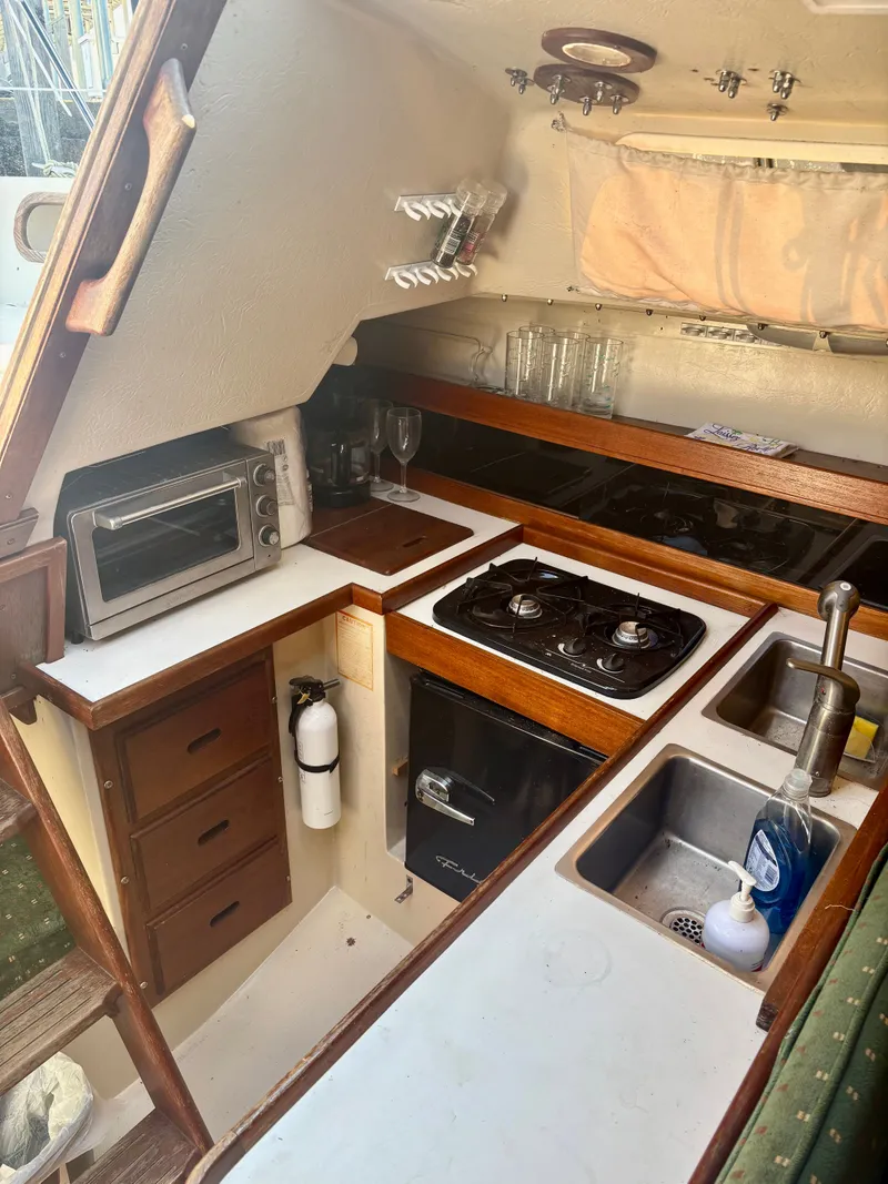 Slide: The Image of Catalina 30 1987 - 3