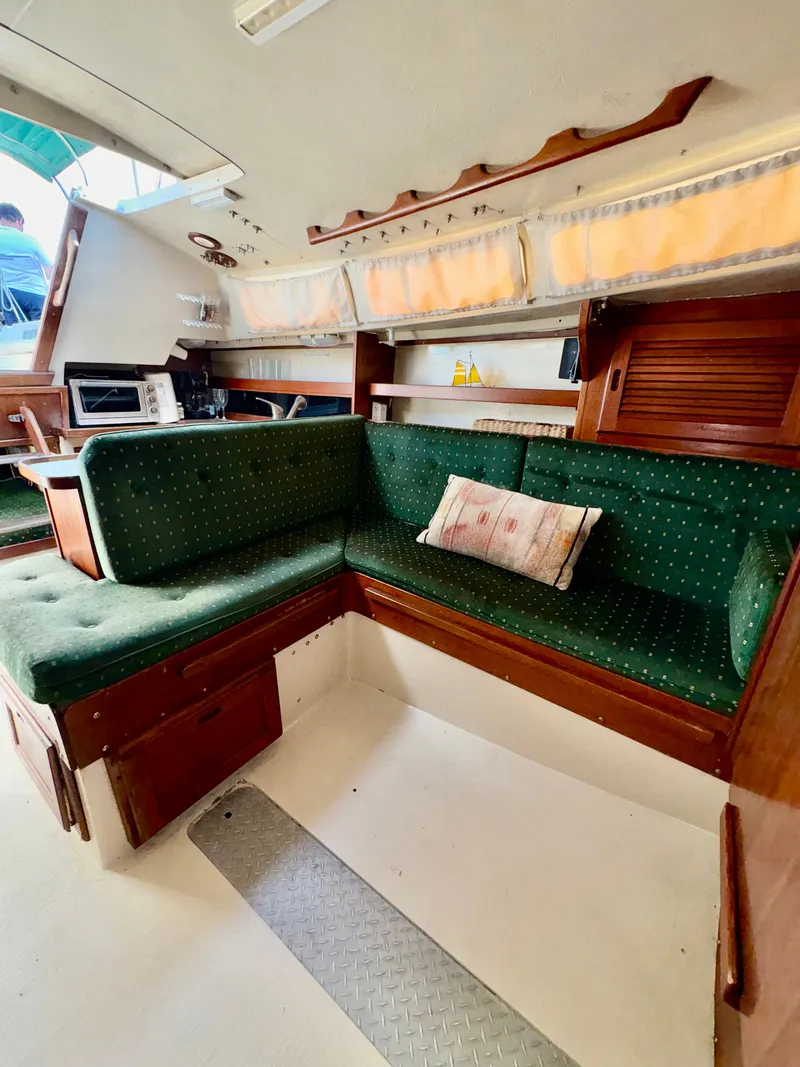 Slide: The Image of Catalina 30 1987 - 5