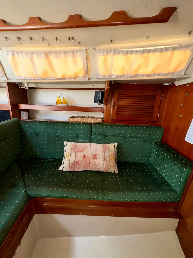 Slide: The Image of Catalina 30 1987 - 6