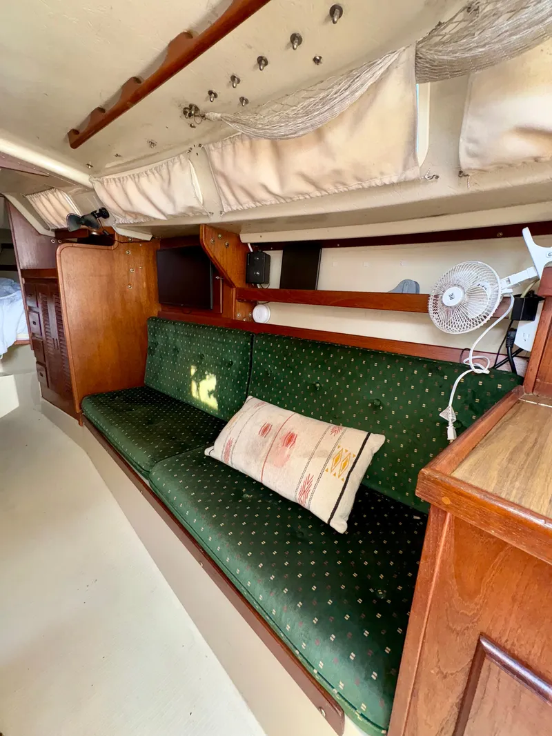 Slide: The Image of Catalina 30 1987 - 7