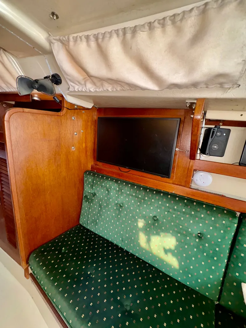 Slide: The Image of Catalina 30 1987 - 8