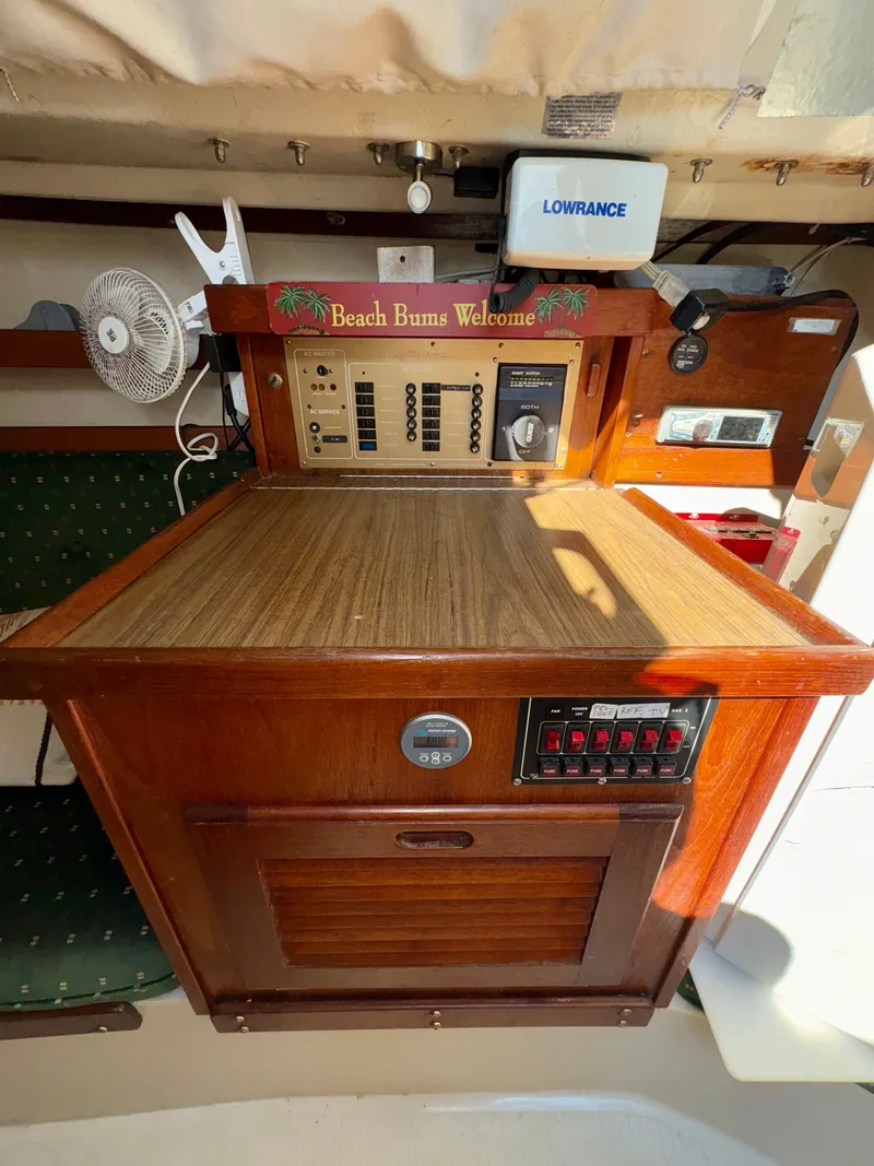 Slide: The Image of Catalina 30 1987 - 9