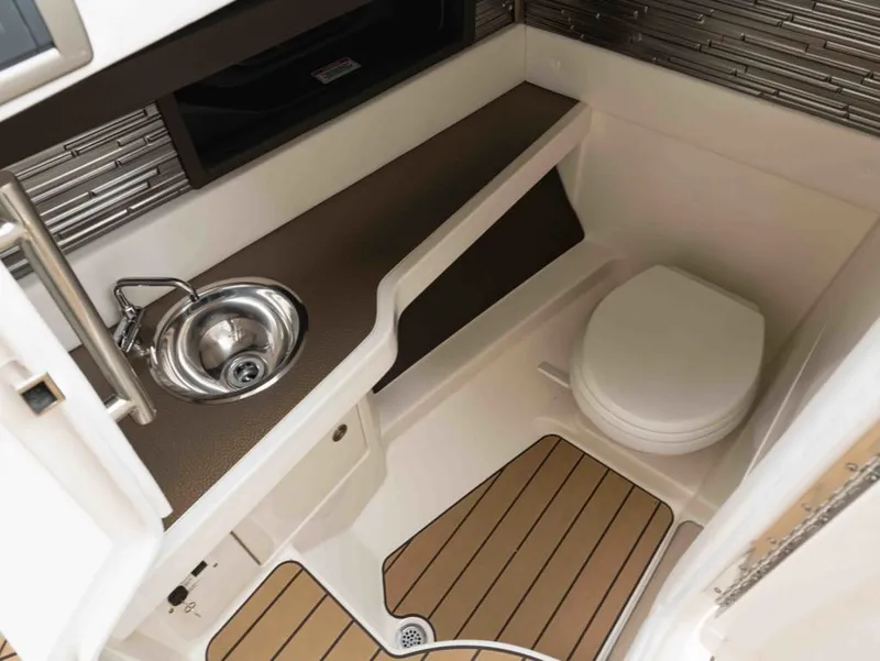 Slide: The Image of Sea Ray SLX 310 2023 - 22