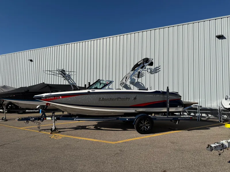 The Image of MasterCraft X2 2016 - 1