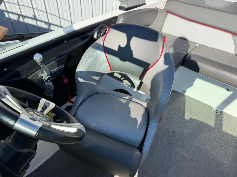 Slide: The Image of MasterCraft X2 2016 - 17