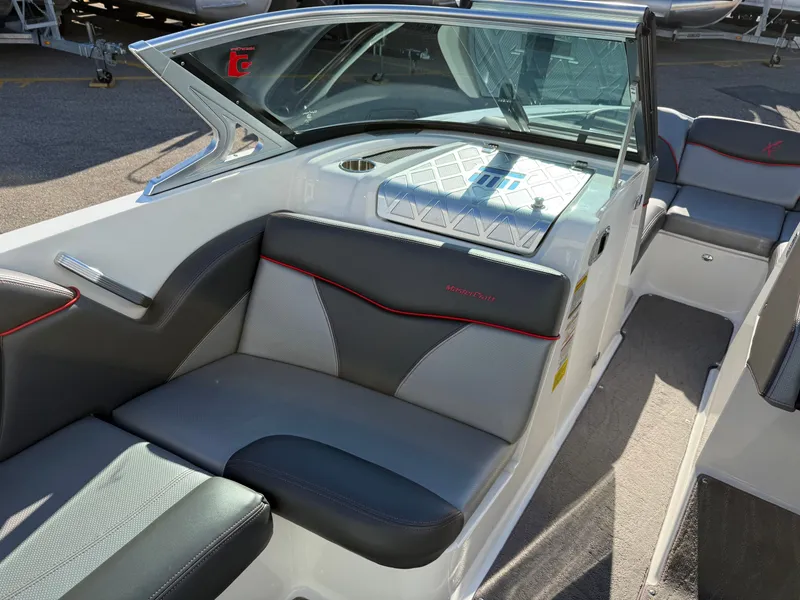 Slide: The Image of MasterCraft X2 2016 - 18