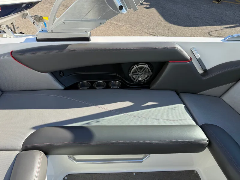 Slide: The Image of MasterCraft X2 2016 - 19