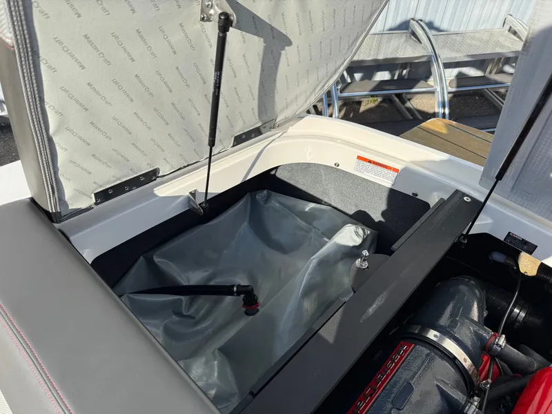 Slide: The Image of MasterCraft X2 2016 - 25