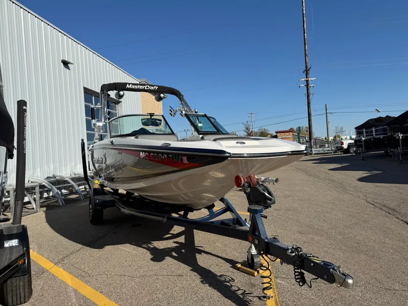 Slide: The Image of MasterCraft X2 2016 - 4