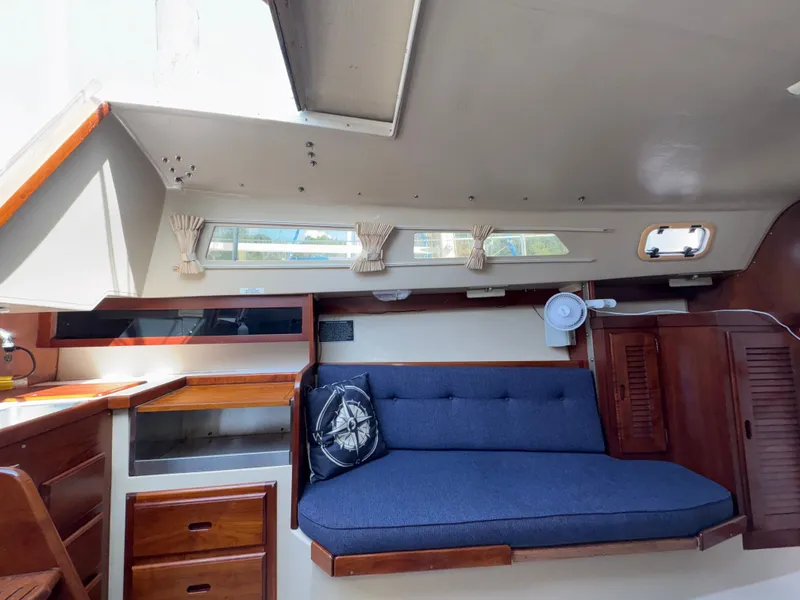 Slide: The Image of Catalina 27 1988 - 3