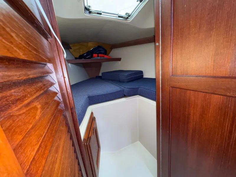 Slide: The Image of Catalina 27 1988 - 7