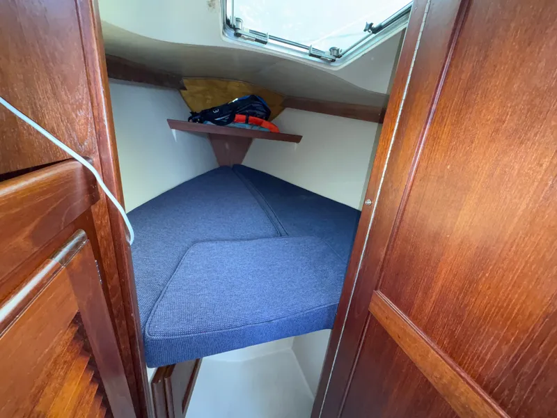 Slide: The Image of Catalina 27 1988 - 8