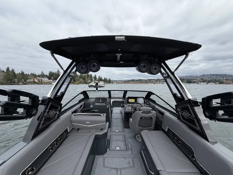 Slide: The Image of Cobalt R8 Surf 2026 - 15