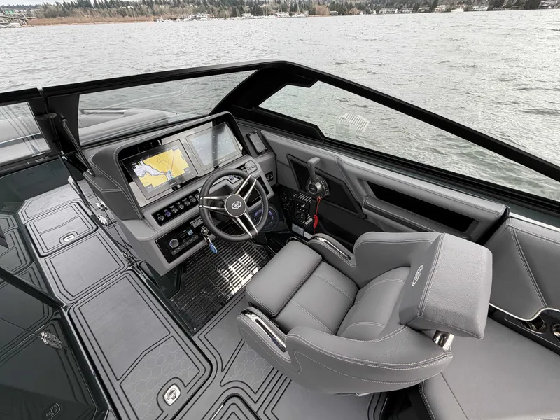 Slide: The Image of Cobalt R8 Surf 2026 - 18