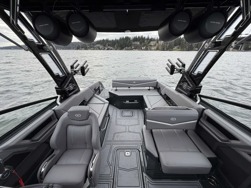 Slide: The Image of Cobalt R8 Surf 2026 - 21