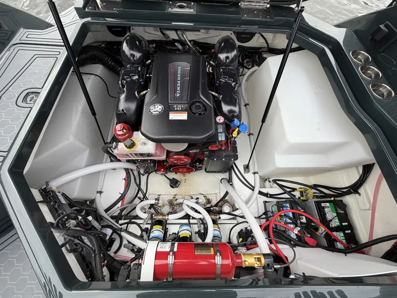 Slide: The Image of Cobalt R8 Surf 2026 - 23