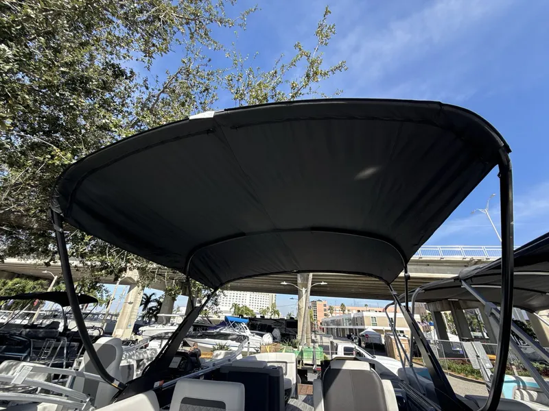 Slide: The Image of Aqua 255 SFL 2026 - 10