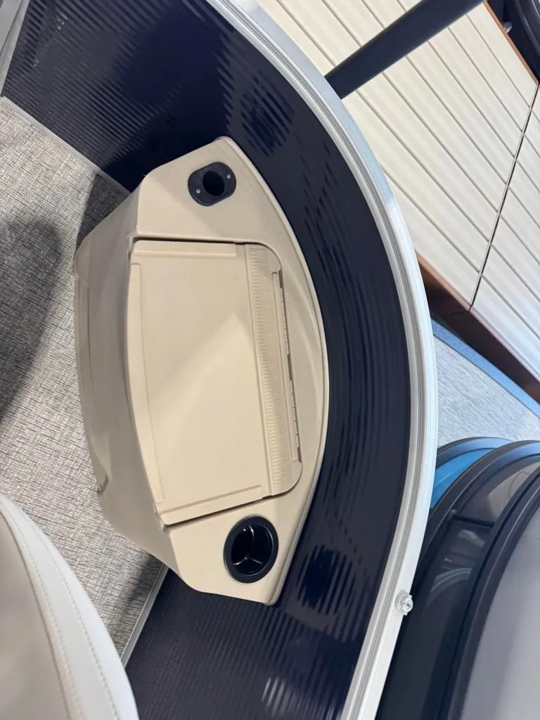 Slide: The Image of Interior of Bennington 188SF-2F 2026 with cup holders. - 7