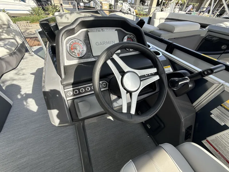 Slide: The Image of Monaco 235 SFL 2026 - 12