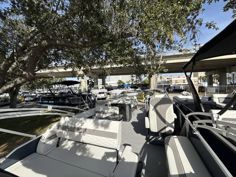 Slide: The Image of Monaco 235 SFL 2026 - 14