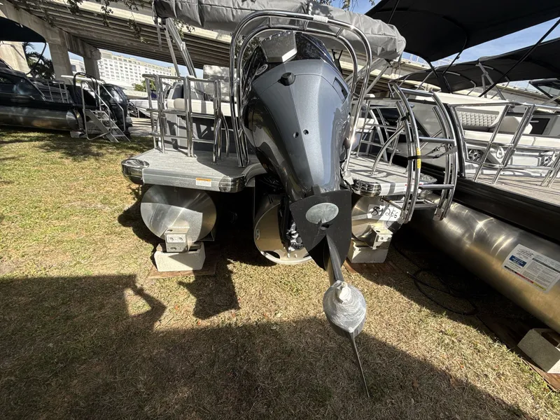 Slide: The Image of Monaco 235 SFL 2026 - 16