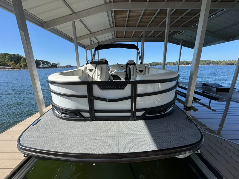 Slide: The Image of Evotti 723CS 2026 - 12