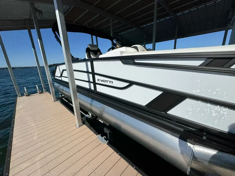 Slide: The Image of Evotti 723CS 2026 - 13