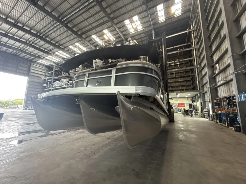 Slide: The Image of Sweetwater 2286 SBX 2026 - 8