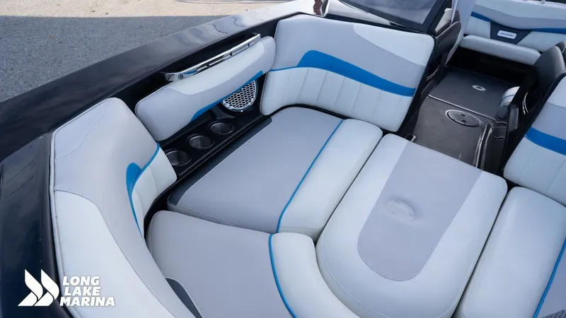 Slide: The Image of Malibu 22mxz 2012 - 20