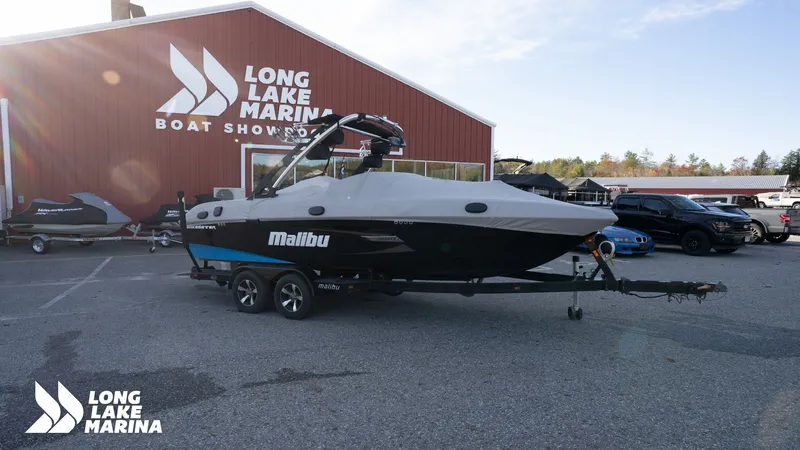 Slide: The Image of Malibu 22mxz 2012 - 23