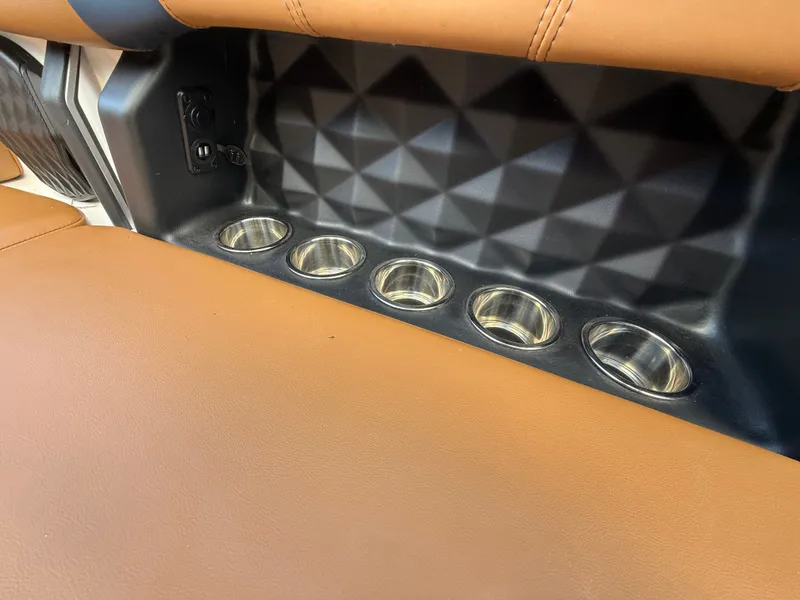 Slide: The Image of Malibu Wakesetter 21 LX 2023 - 105