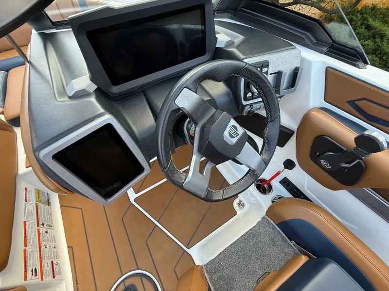 Slide: The Image of Malibu Wakesetter 21 LX 2023 - 107