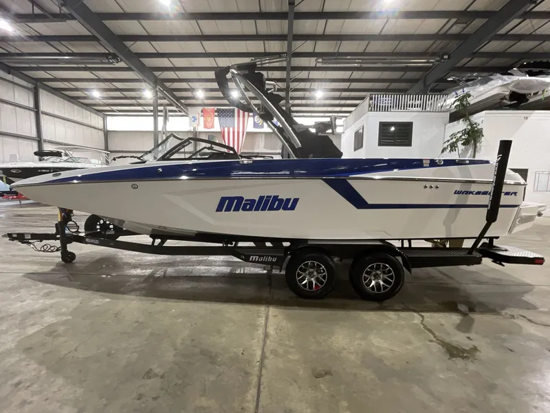 The Image of Malibu Wakesetter 24 MXZ 2023 - 1