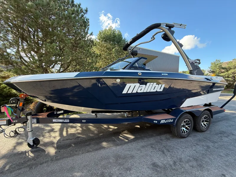 The Image of Malibu Wakesetter 21 LX 2023 - 1