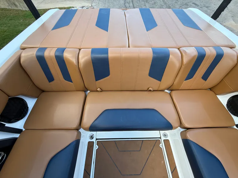 Slide: The Image of Malibu Wakesetter 21 LX 2023 - 117