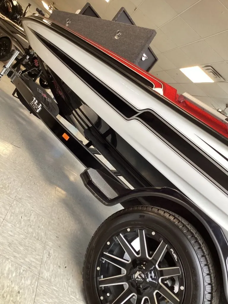 Slide: The Image of Bass Cat Jaguar STS 2026 - 39