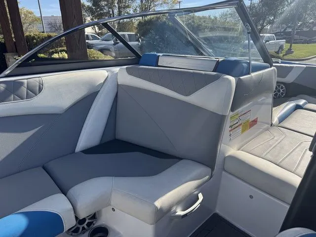 Slide: The Image of Tigé Z3 2018 - 12