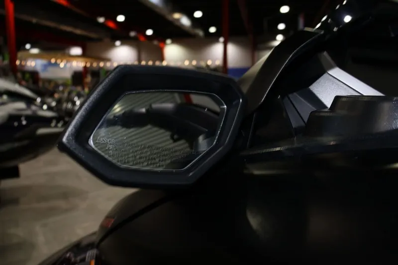 Slide: The Image of Yamaha FX SVHO® 2026 - 10