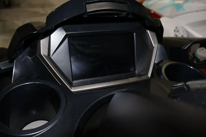 Slide: The Image of Yamaha FX SVHO® 2026 - 6