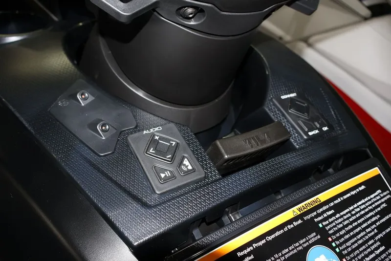 Slide: The Image of Yamaha FX SVHO® 2026 - 9